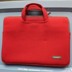 Cerro 14 inch Neoprene Laptop Carrying Case - Red